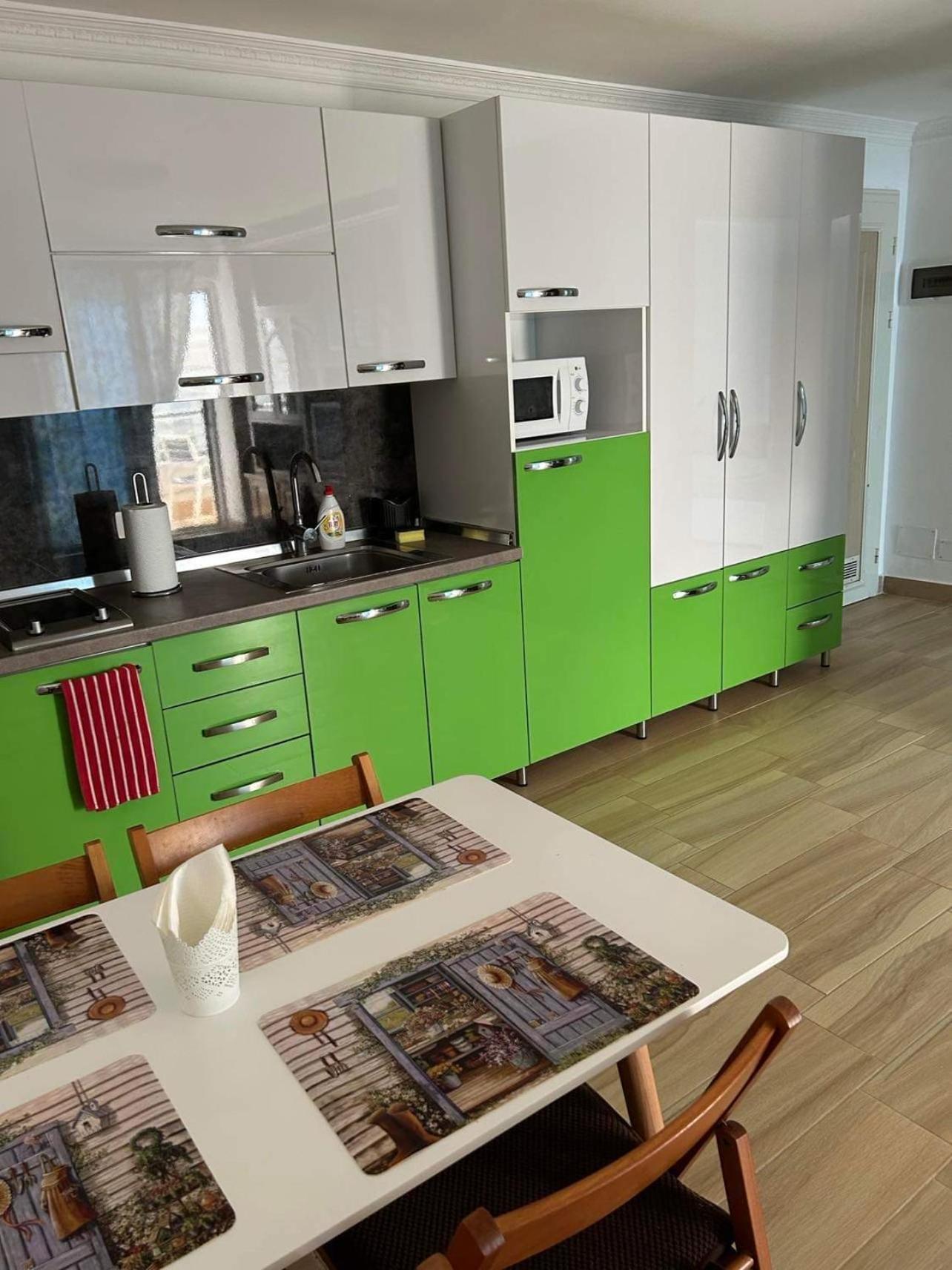 Kk Fafa Apartments Golem  Ngoại thất bức ảnh
